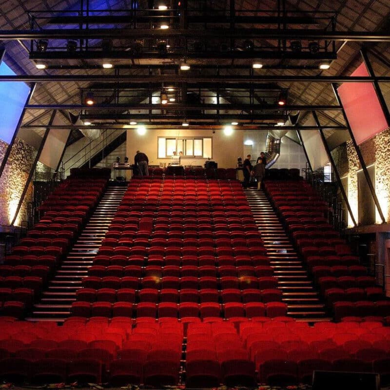 Intérieur de la salle de l'Espace Georges Brassens